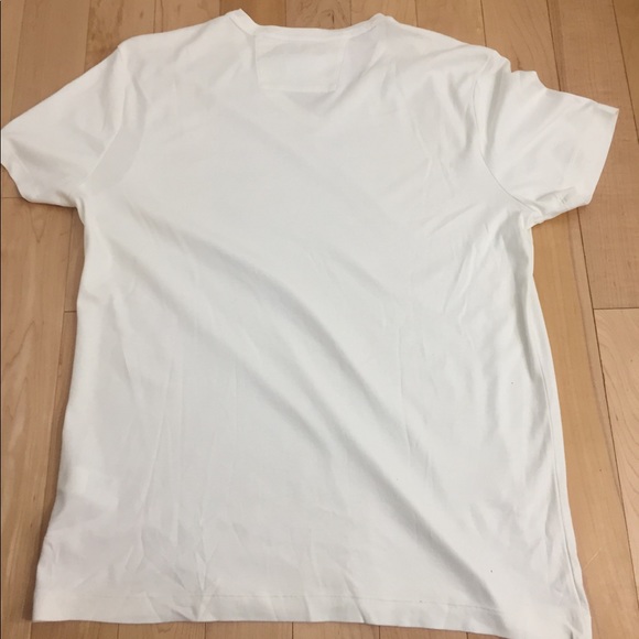 Banana republic white V neck - Picture 2 of 3